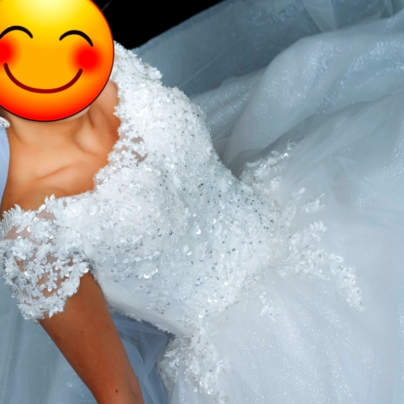 Wedding dress - Picture 4 of 5